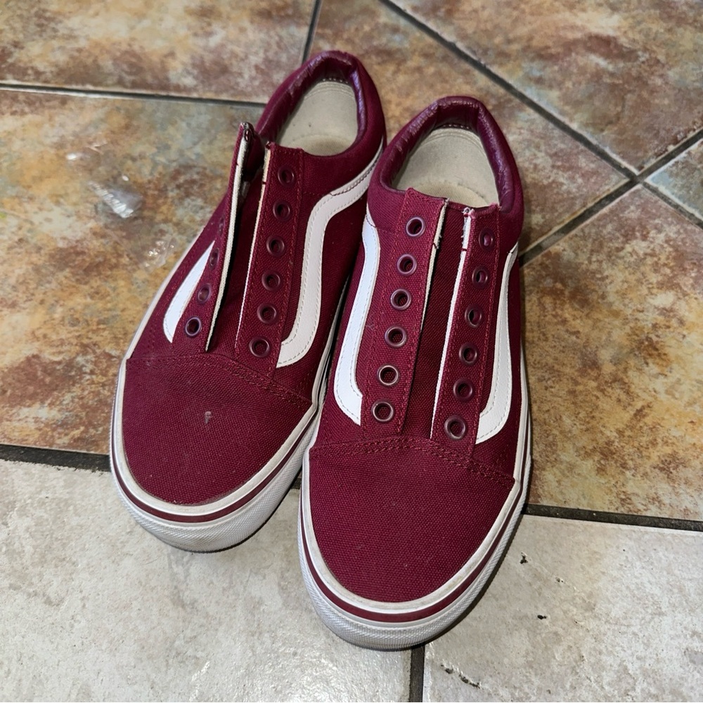 Vans 614992 Unisex Burgundy Ward Low Top Lace-Up Skateboard Shoe, Size M5.5 / W7